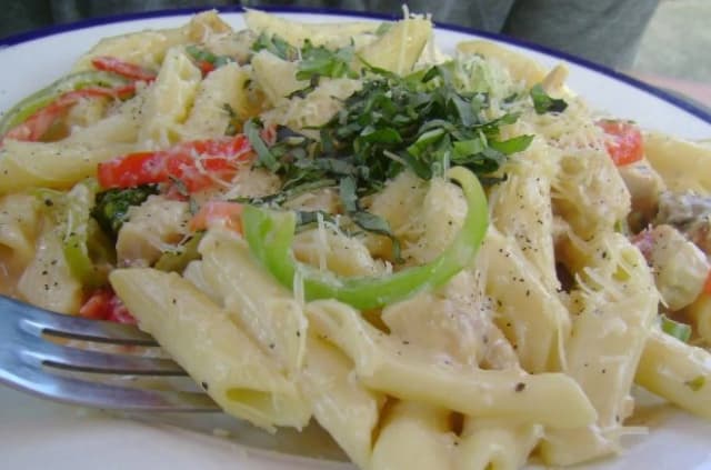 Penne primavera – pyszny przepis na zdrowe danie z warzywami Penne primavera – pyszny przepis na zdrowe danie z warzywami