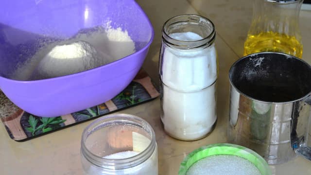 250 gr mąki ile to szklanek - proste przeliczenie, które ułatwi pieczenie 250 gr mąki ile to szklanek - proste przeliczenie, które ułatwi pieczenie
